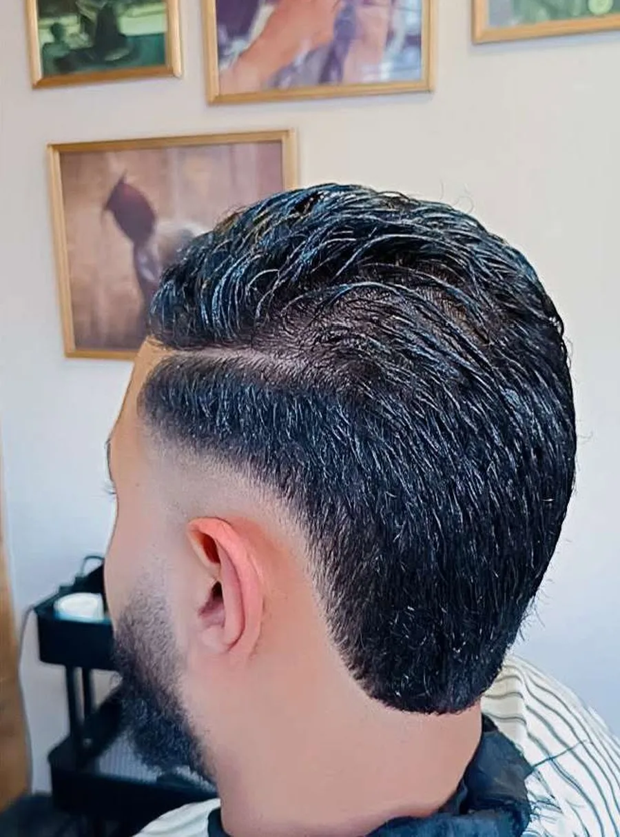 Dégradé homme adulte réalisé chez Anis'N Coiffure, coiffeur barbier à Coudekerque-Branche